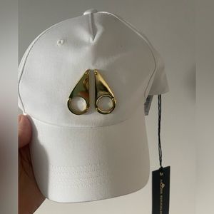 Moose knuckles white icon cap (Brand New)